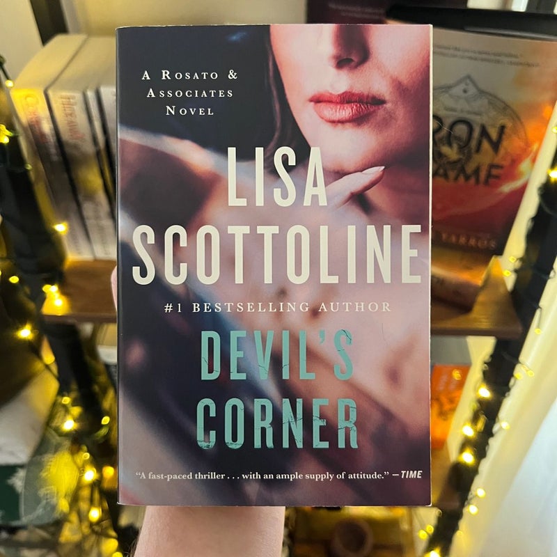 Devil's Corner Lisa Scottoline Paperback