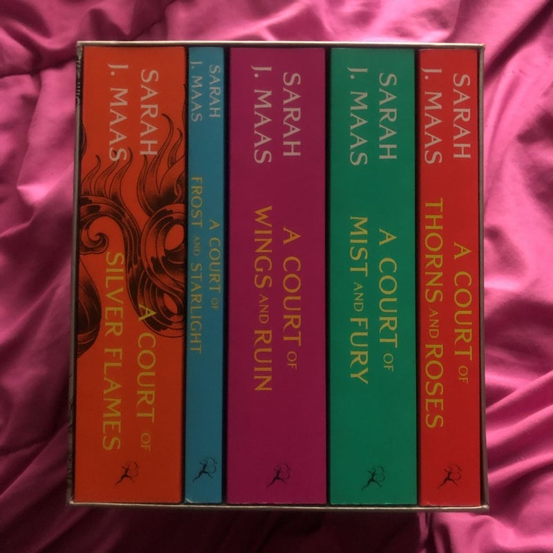 A court of thrones and roses bookset 