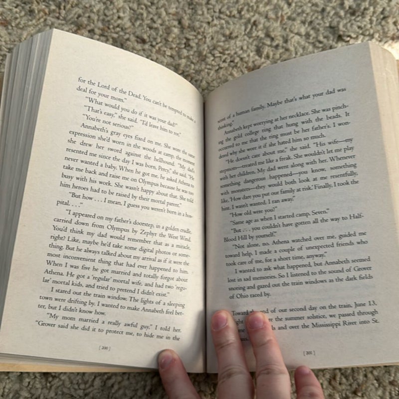 Percy Jackson & the olympians the lightning thief