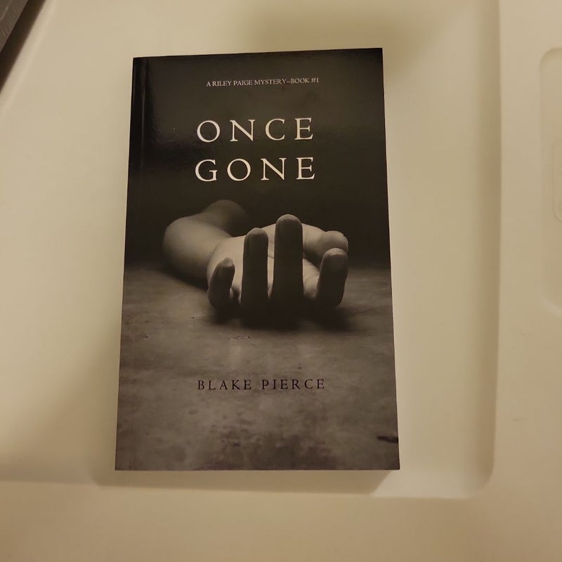 Once Gone (a Riley Paige Mystery--Book #1)