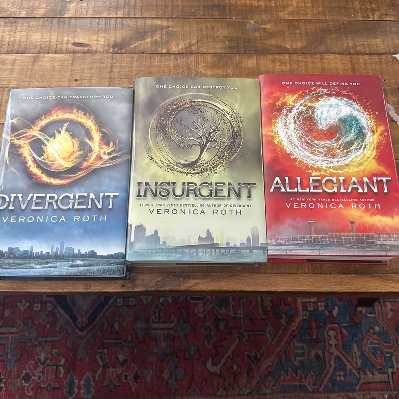 Divergent Trilogy Series 