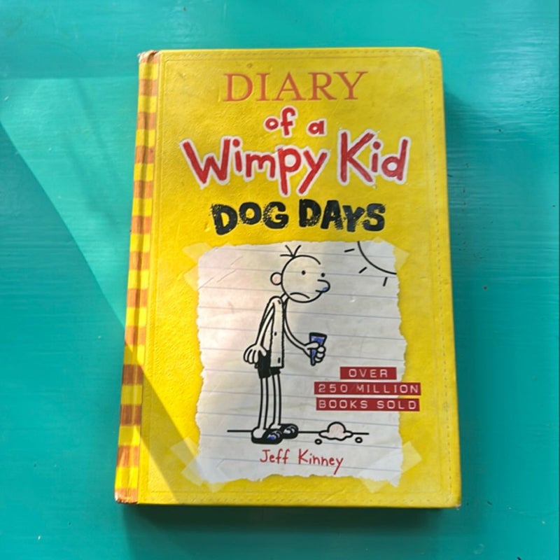 Dog Days (Diary of a Wimpy Kid #4)