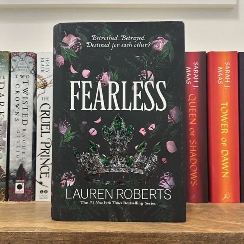 Fearless by Lauren Roberts, Hardcover | Pangobooks