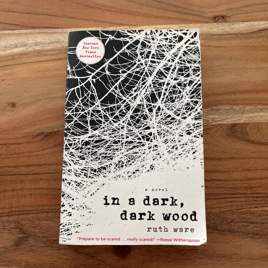 In a dark, dark wood by Ruth Ware, Paperback Pangobooks