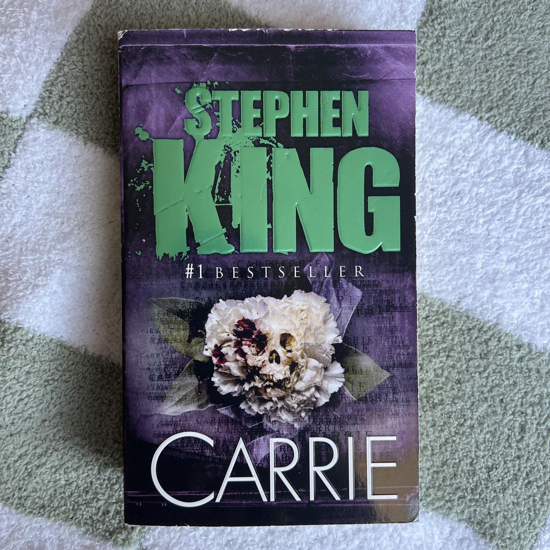 Carrie by Stephen King, Paperback