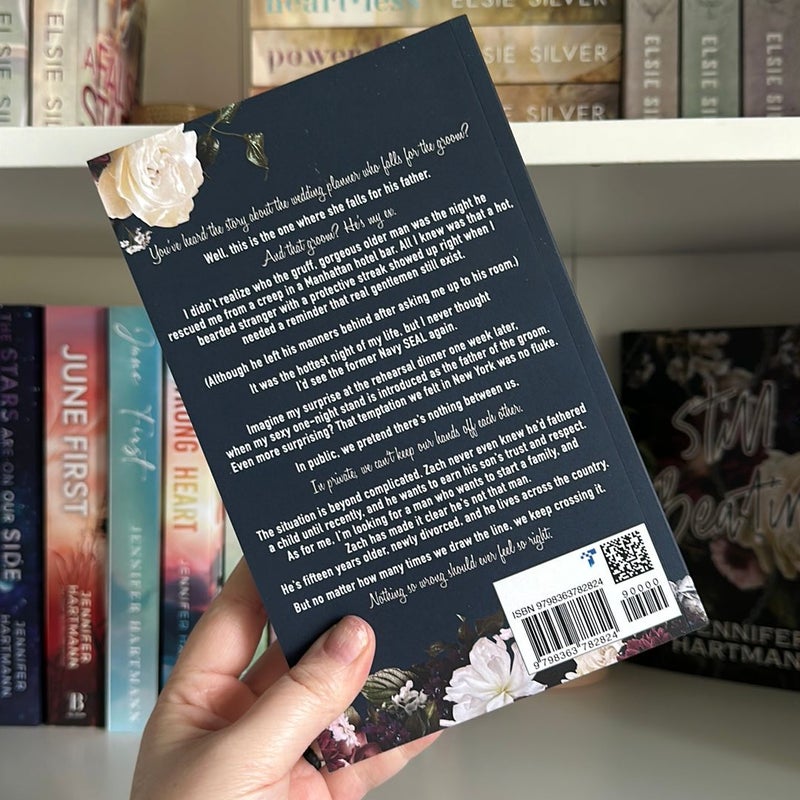 Tempt by Melanie Harlow, Paperback | Pangobooks
