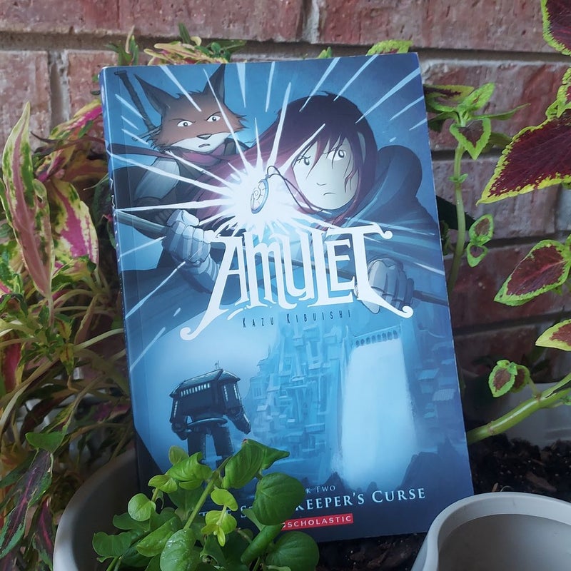 The Stonekeeper's Curse: a Graphic Novel (Amulet #2)
