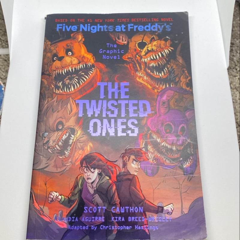 The Twisted Ones (Five Nights at Freddy's Graphic Novel #2)