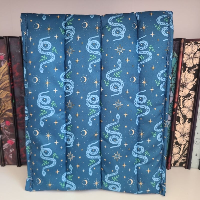 Bookish box book sleeve inspired by A Kingdom of Stars and Shadows 