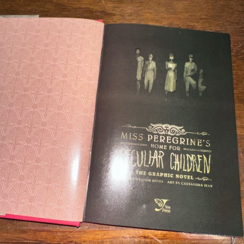 Miss Peregrine's Home for Peculiar Children: the Graphic Novel Books 1 & 2