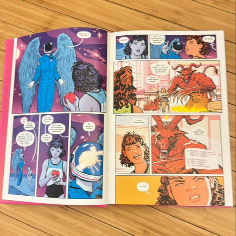 Paper Girls Deluxe Edition Volume 1