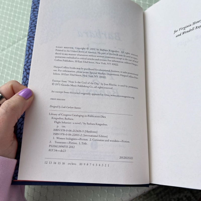 Flight Behavior (FIRST EDITION)