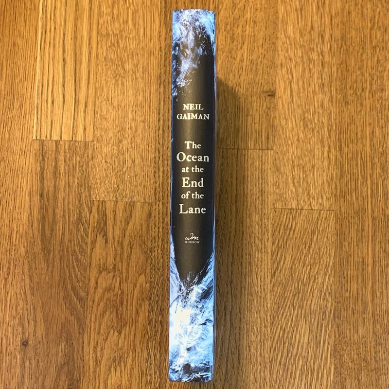 The Ocean at the End of the Lane (Illustrated Edition)