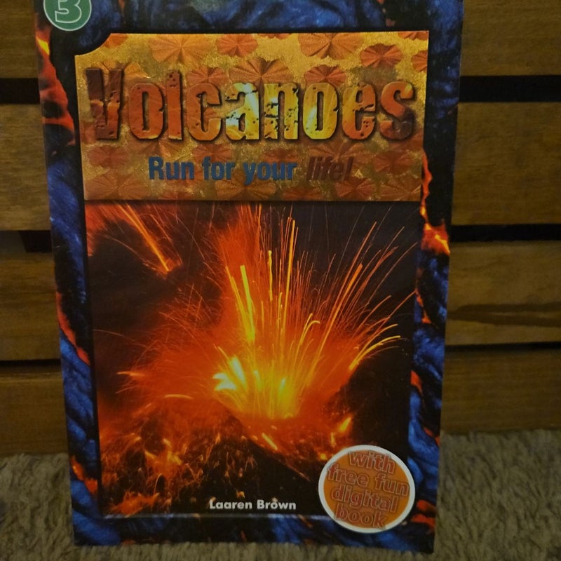 Volcanoes (Scholastic Discover More Reader, Level 3)
