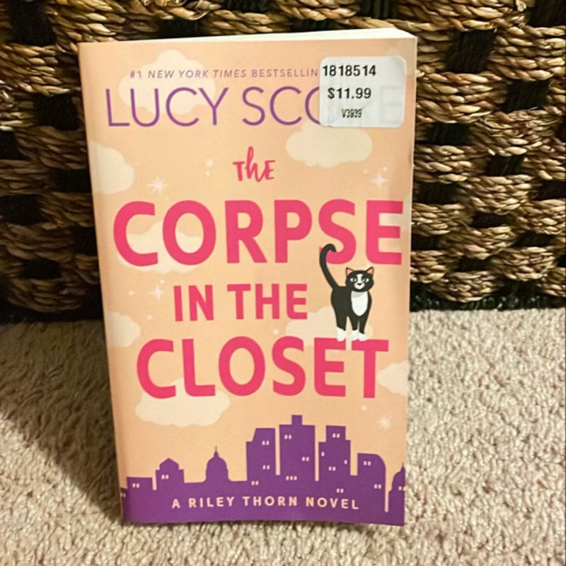 Riley Thorn and the Corpse in the Closet