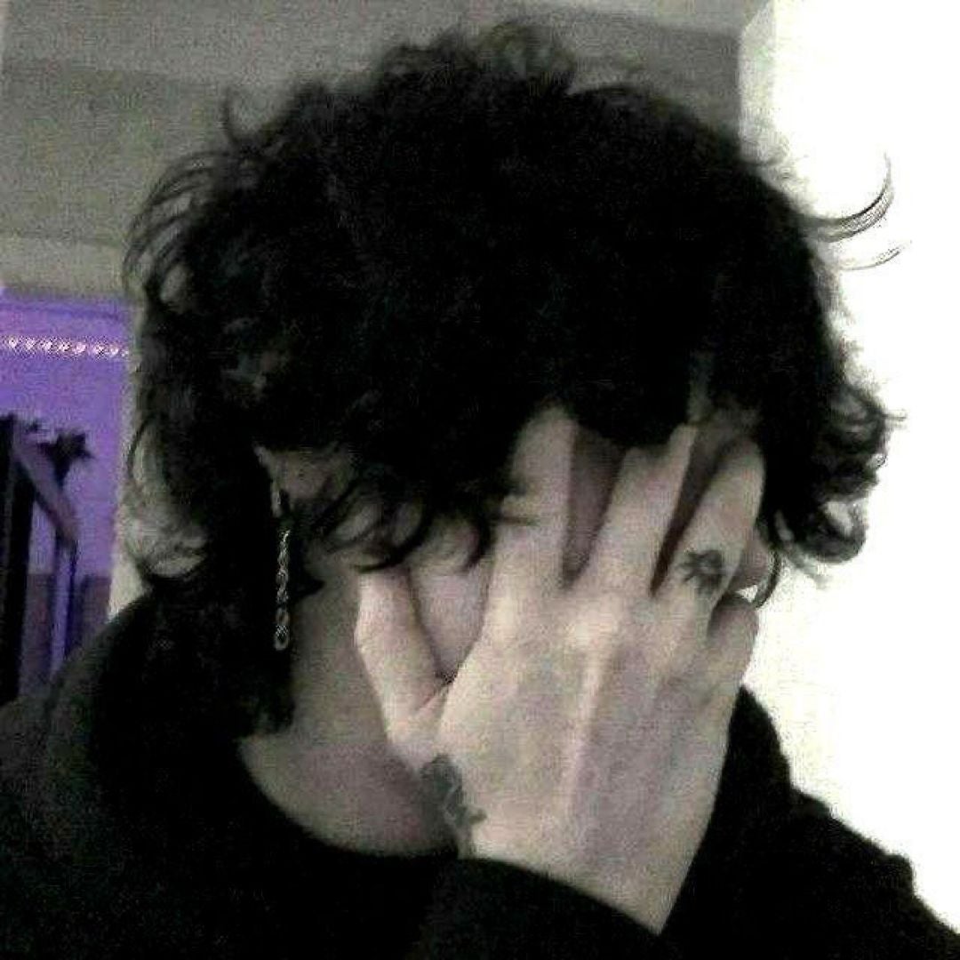 Kami W.