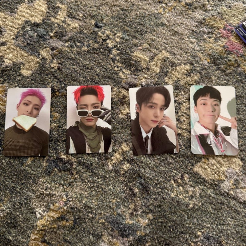 ATEEZ PHOTOCARD