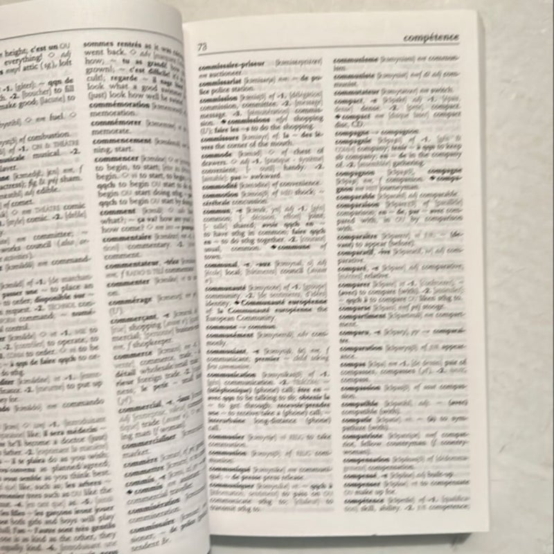 Larousse Pocket French-English, English-French Dictionary