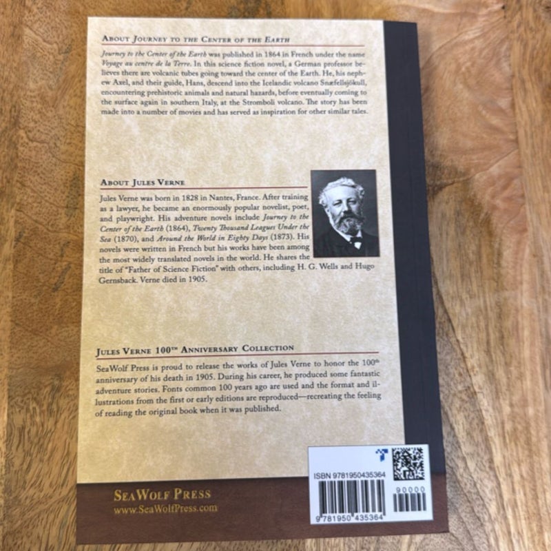 Journey to the Center of the Earth (Illustrated First Edition)