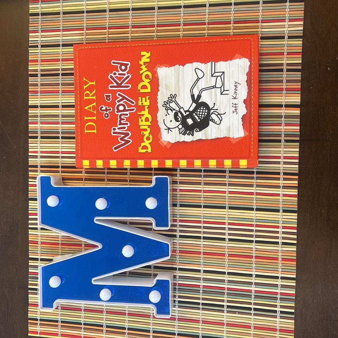 Double Down (Diary of a Wimpy Kid, Book 11)