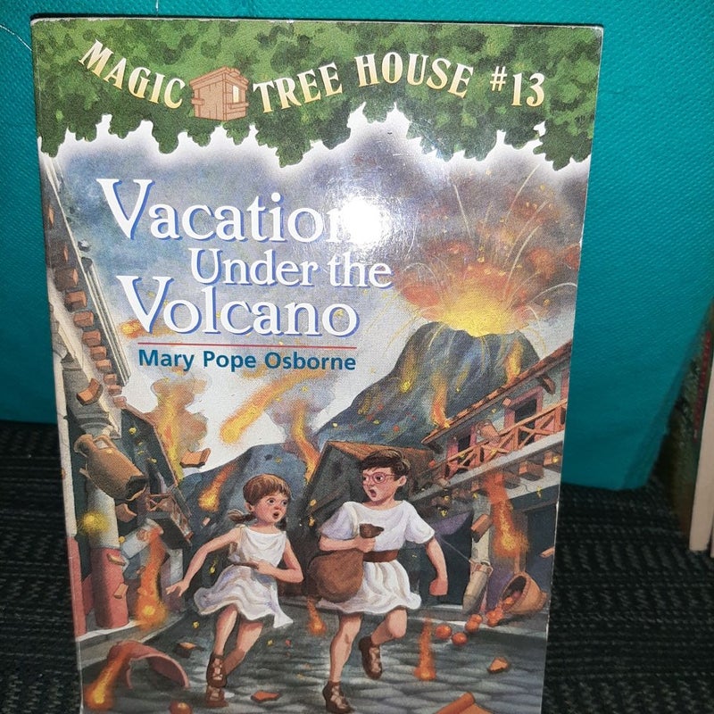 Magic Tree House #13- Vacation Under the Volcano