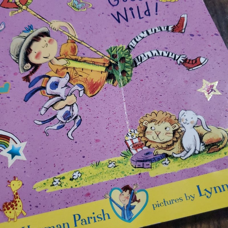 Amelia Bedelia Chapter Book #4: Amelia Bedelia Goes Wild!