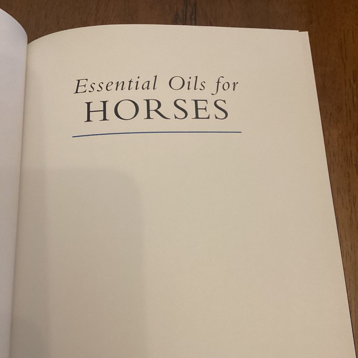 Essential Oils for Horses by Carole Faith, Jon Stone