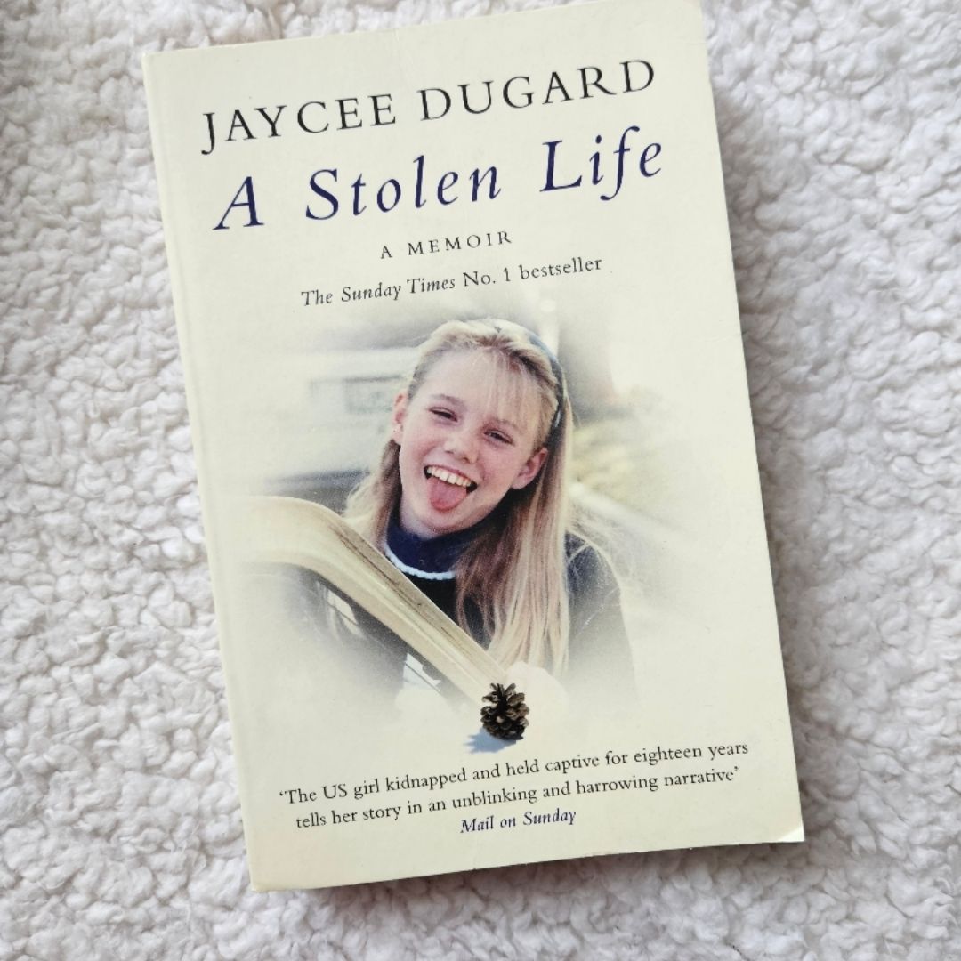 A Stolen Life by Jaycee Dugard, Paperback | Pangobooks