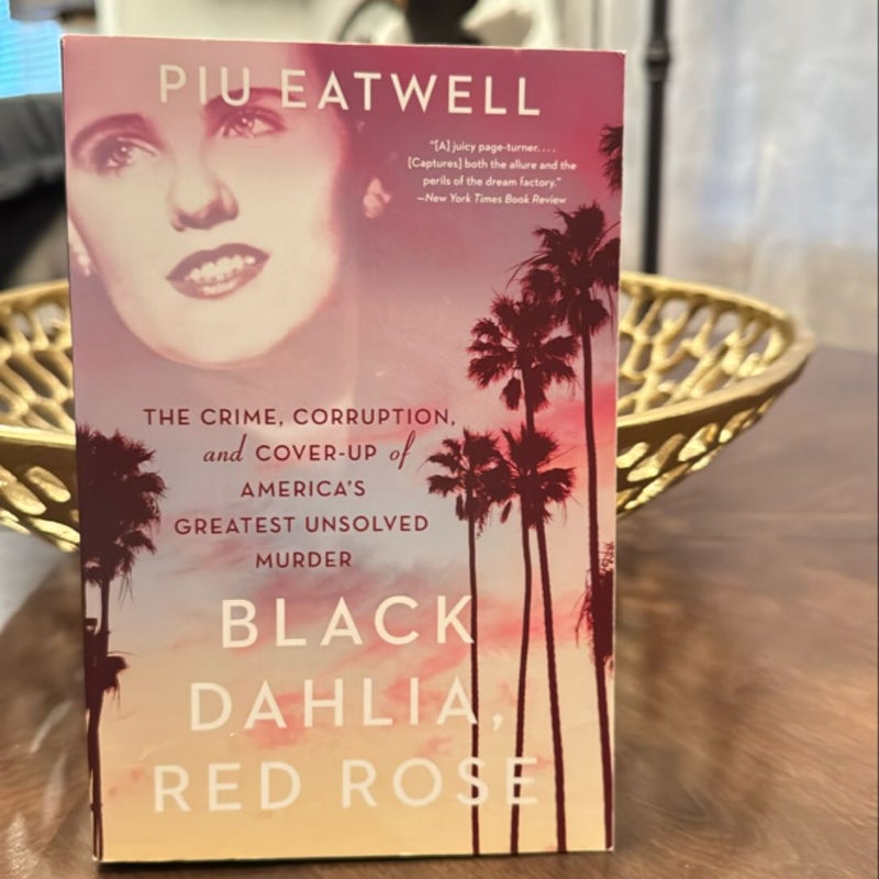 Black Dahlia, Red Rose