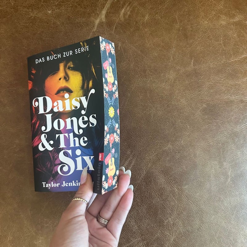 Daisy Jones and the six special edition taylor jenkins reid sprayed edges