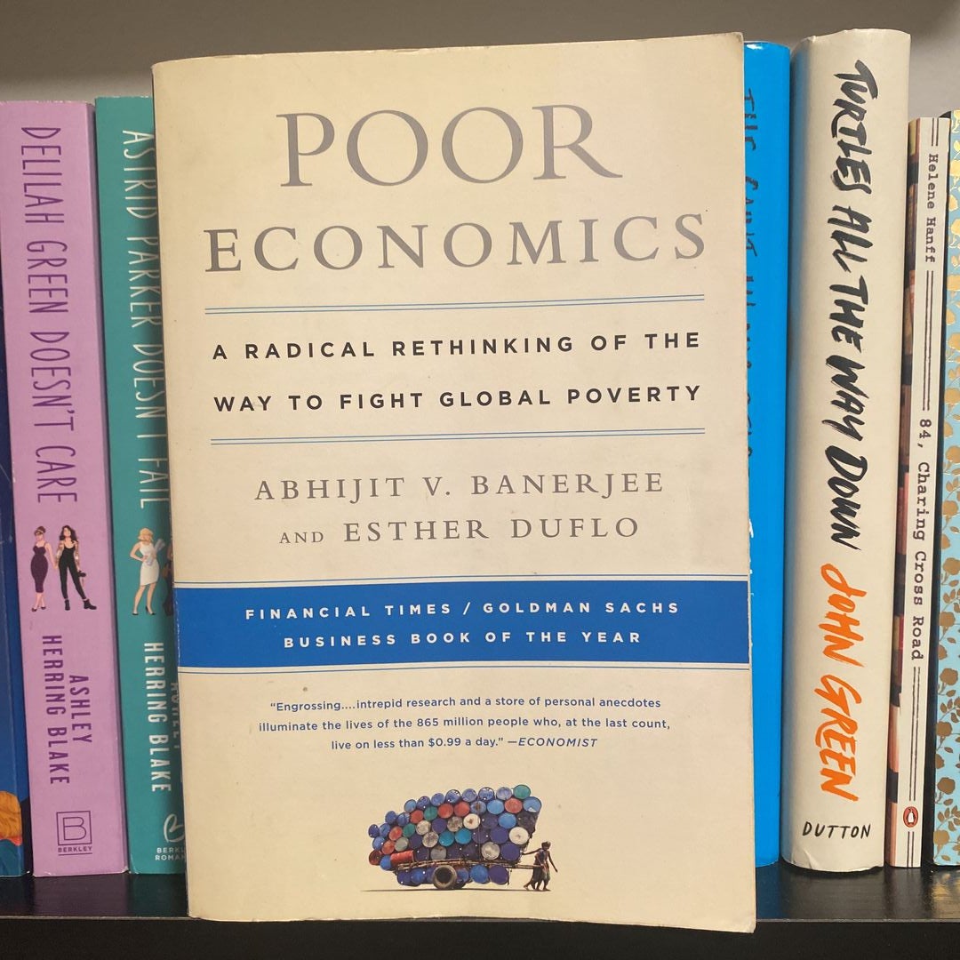 Poor　Esther　Economics　Paperback　V.　by　Abhijit　Pangobooks　Banerjee;　Duflo,