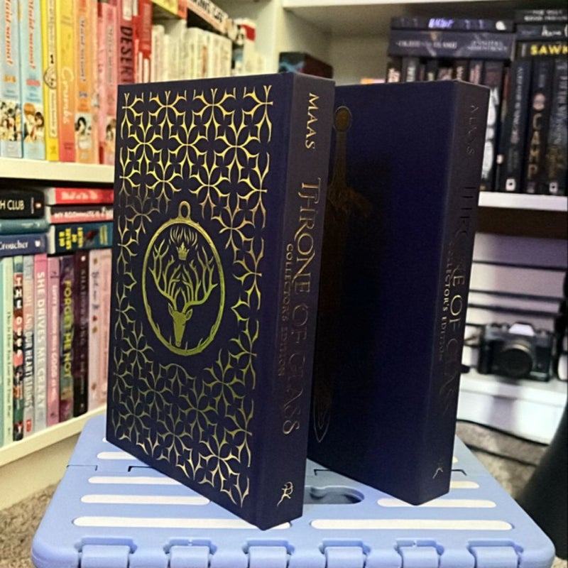 Throne of Glass (Collector's Edition) WITH HAT!