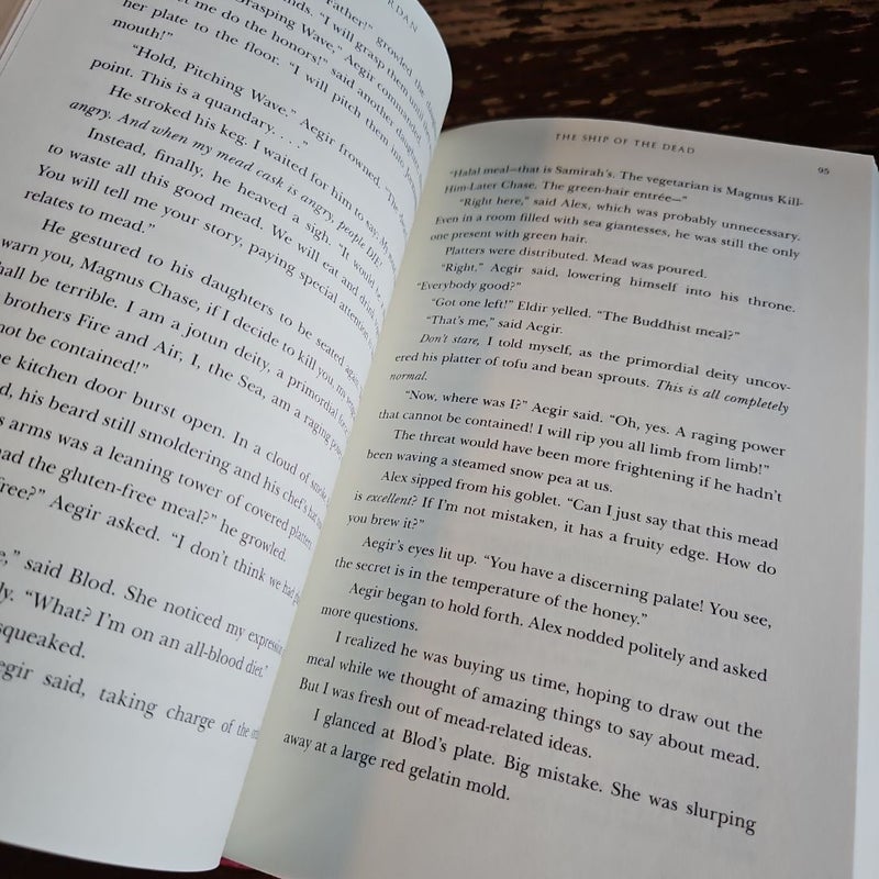 Magnus Chase and the Gods of Asgard, Book 3 the Ship of the Dead (Magnus Chase and the Gods of Asgard, Book 3)