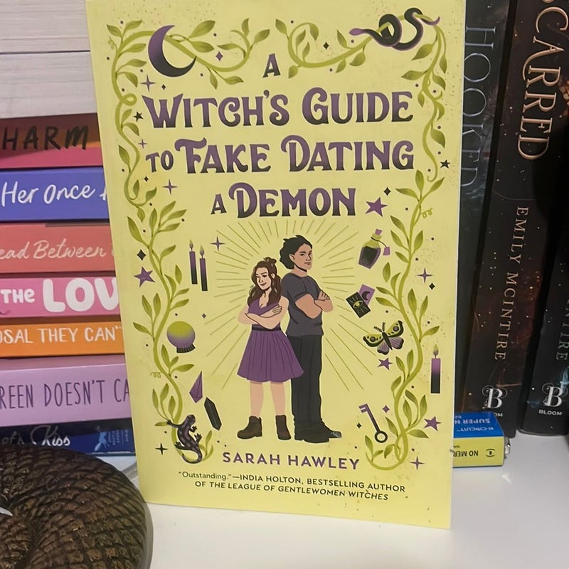 A Witch's Guide to Fake Dating a Demon