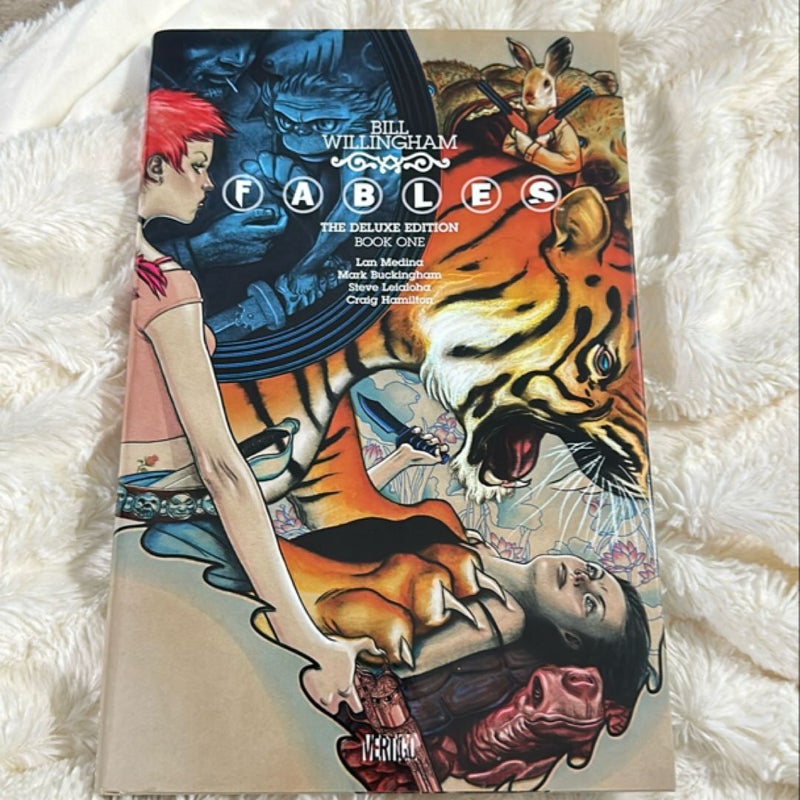 Fables: the Deluxe Edition Book One