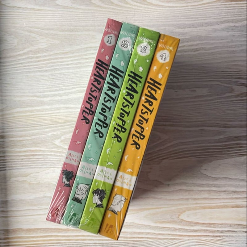 Heartstopper Box Set Volumes 1-4 UK Edition