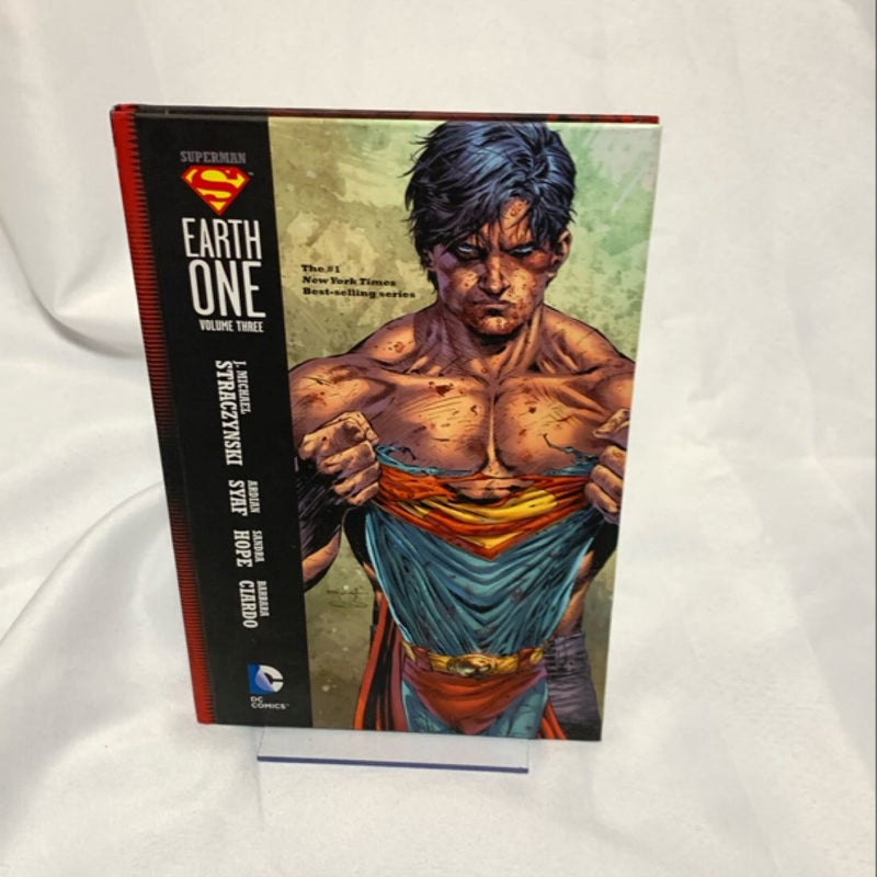 Superman: Earth One Vol. 3