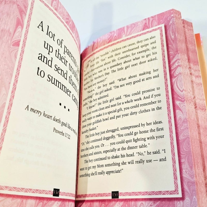 God's Little Devotional Book for Moms