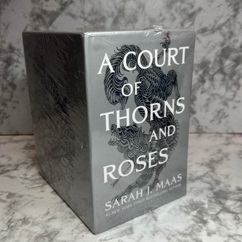 A Court of Thorns and Roses Paperback Box Set (5 Books)