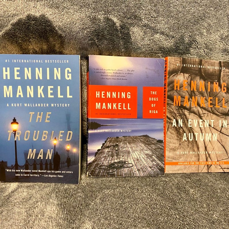 Lot of Wallander books 