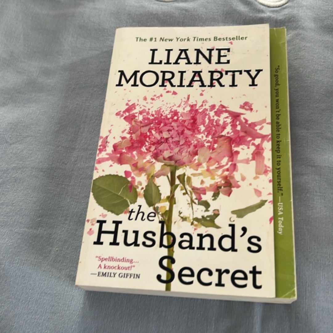 The Husband's Secret by Liane Moriarty, Paperback Pangobooks