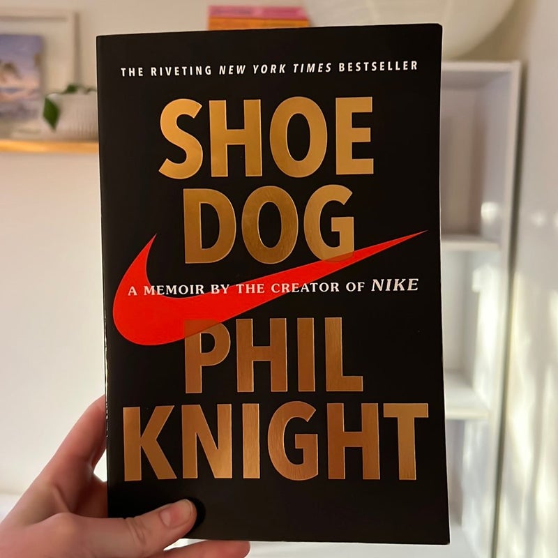 Shoe Dog by Phil Knight Paperback Pangobooks