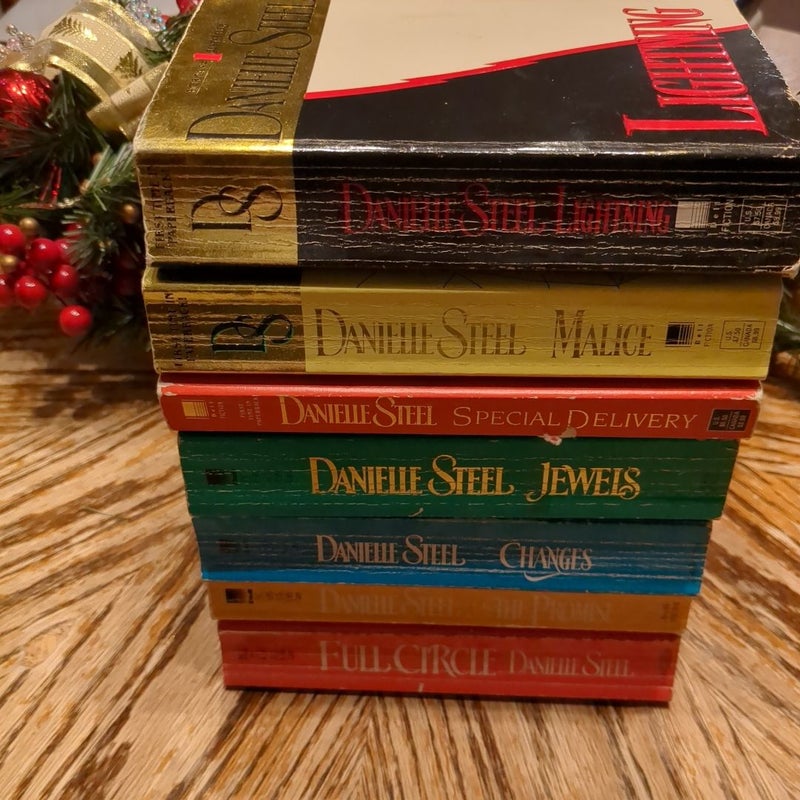 Danielle Steel Bundle ( 7 books)