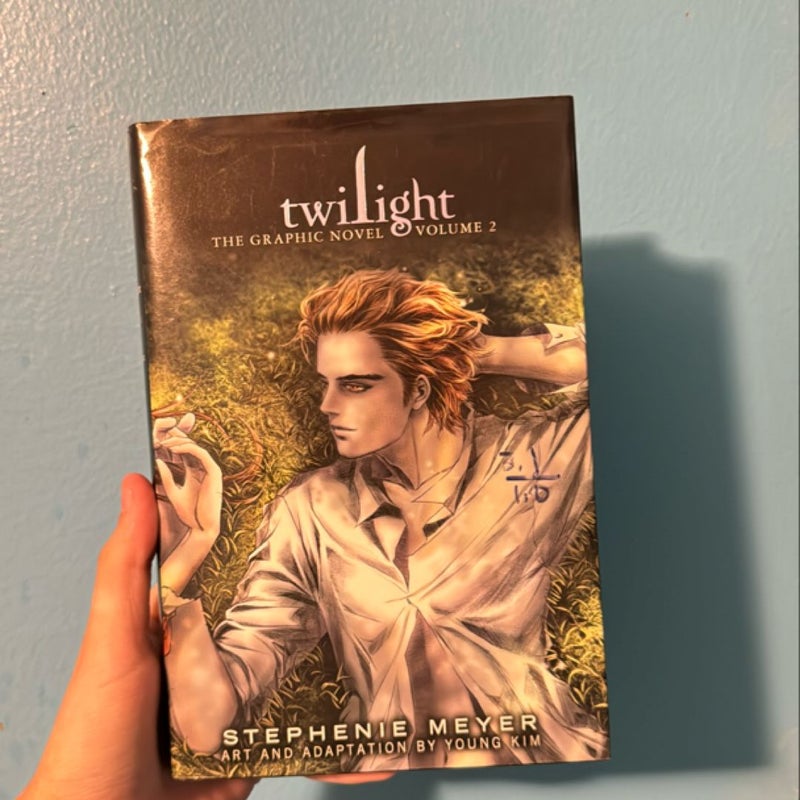 Twilight: the Graphic Novel, Vol. 2