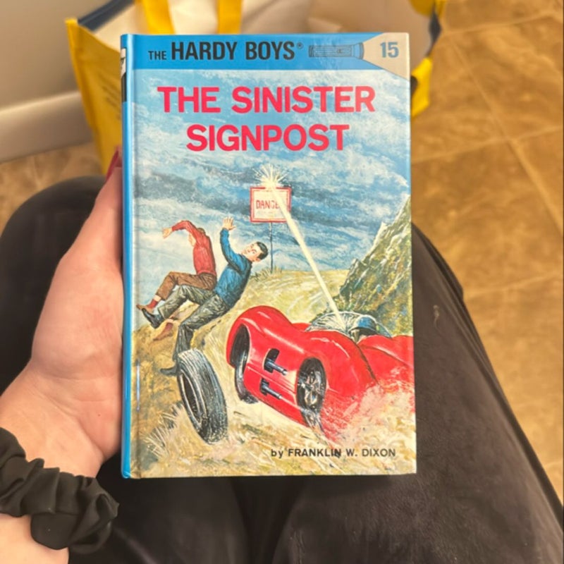 Hardy Boys 15: the Sinister Signpost