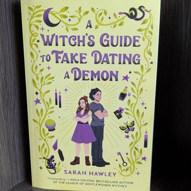 A Witch's Guide to Fake Dating a Demon