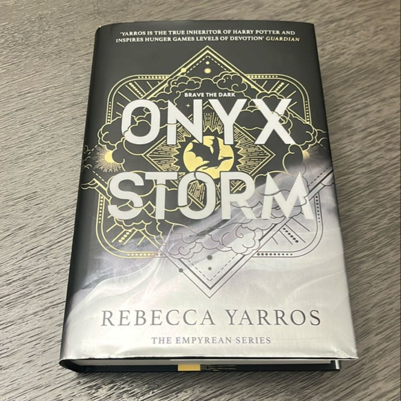 Waterstones Onyx Storm Standard Edition 