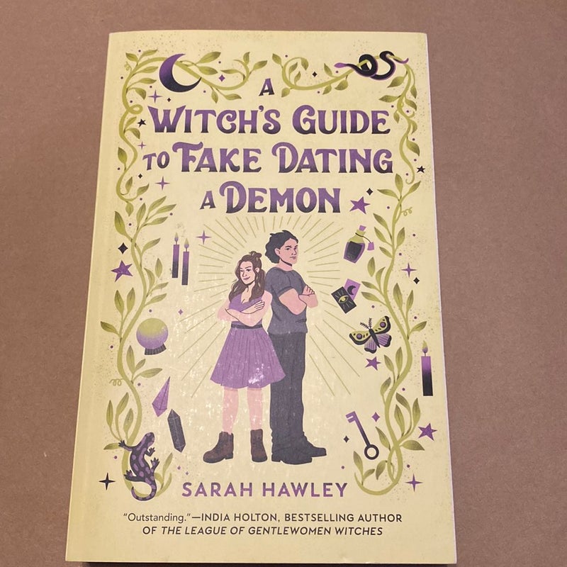 A Witch's Guide to Fake Dating a Demon