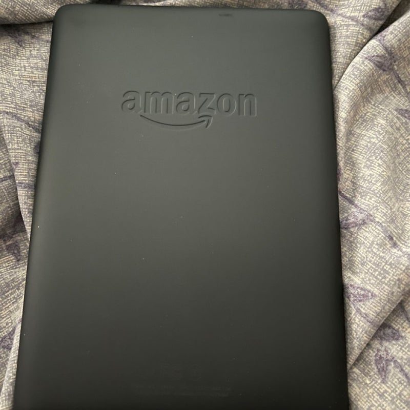 Kindle Paperwhite – (previous generation - 2018 release) Waterproof with more than 2x the Storage with case & charger 