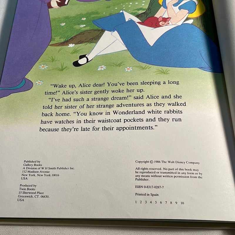 Alice in Wonderland ( Walt Disney Classic )